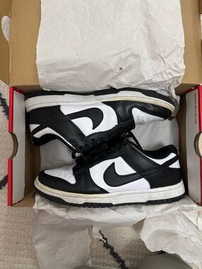 Nike Panda Dunks